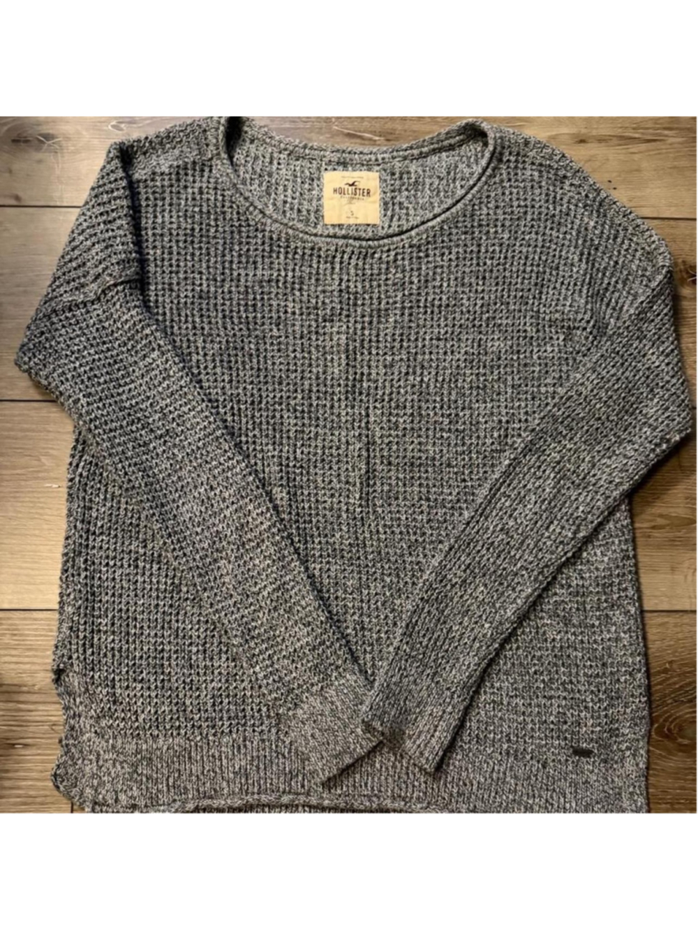 Slouchy marled open knit oversized sweater by Hollister

Cozy gray + cream marle